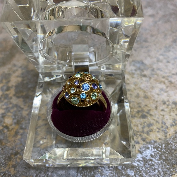 Jewelry For Less - Picture 9 of 15